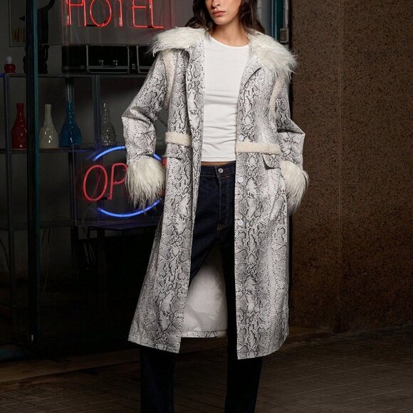 Chic Women's Snake Skin Print Faux fur Trimmed Long Jacket Coat - Picture 1 of 8